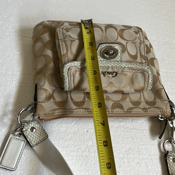 Coach tan signature C crossbody bag - Picture 10 of 15